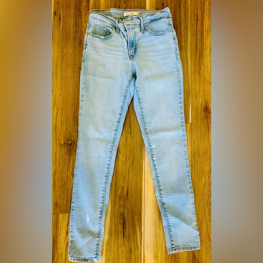 Levi's Women's Sky Blue Skinny Jeans